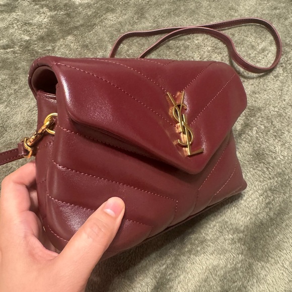 Burgundy Quilted Crossbody bag - Picture 3 of 11